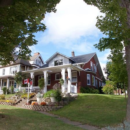 Glen Mhor Bed And Breakfast Niagarawatervallen Buitenkant foto
