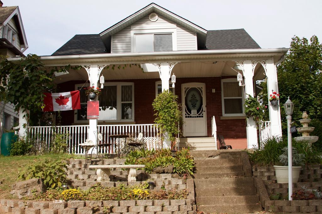Glen Mhor Bed And Breakfast Niagarawatervallen Buitenkant foto